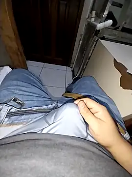 Whiper2024 online show from 12-19-25, 06:37