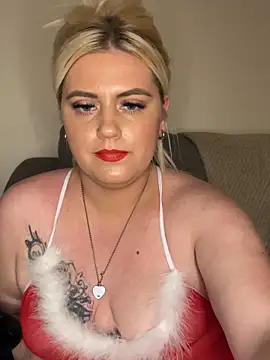 Snapshot of Blondiee3088 chatting on 12-22-24, 07:21 Blondiee3088 online show from 12-22-24, 07:21