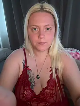 Blondiee3088 online show from 08-04-26, 08:28