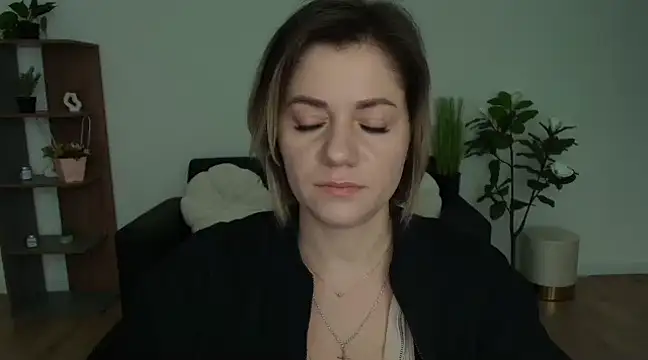 MariaSttone online show from 12-30-24, 09:37