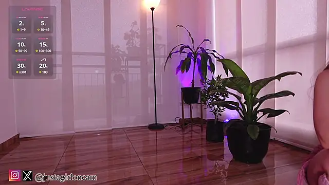 nicollefiorett online show from 03-11-25, 09:48