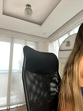 nicollefiorett online show from 10-08-25, 09:12