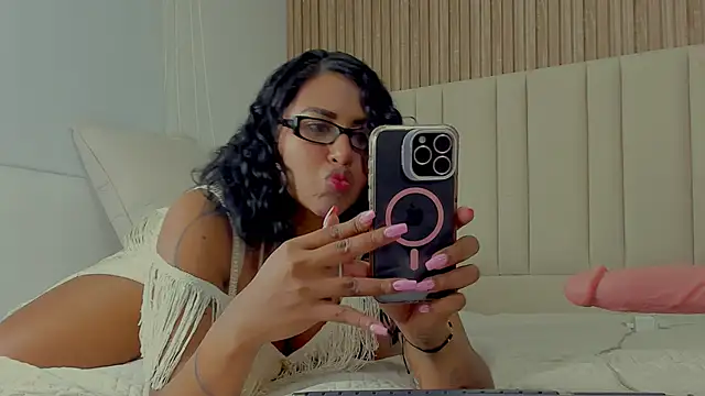 StormyButty18 online show from 09-21-25, 04:03