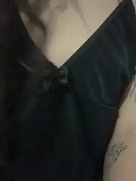 Snapshot of aylanaa chatting on 12-19-24, 01:18 aylanaa online show from 12-19-24, 01:18