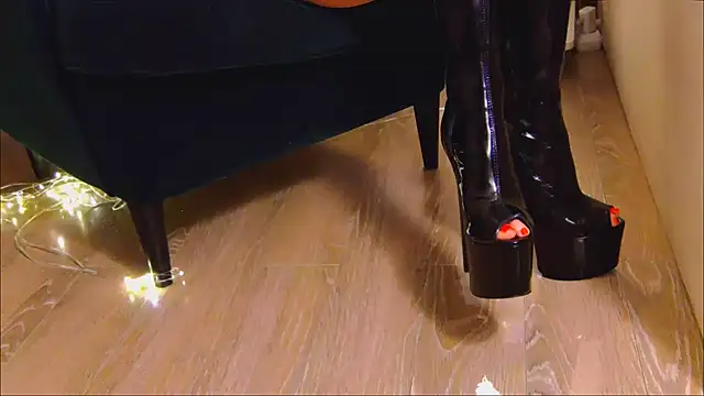 Snapshot of FeetVibe chatting on 03-08-25, 09:28 FeetVibe online show from 03-08-25, 09:28