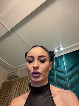 Snapshot of FeetVibe chatting on 09-11-25, 05:40 FeetVibe online show from 09-11-25, 05:40