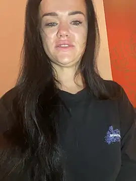 Snapshot of English-Chloe96 chatting on 10-15-25, 03:39 English-Chloe96 online show from 10-15-25, 03:39