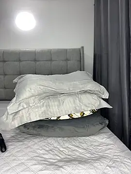 Snapshot of prettiepearl chatting on 02-09-26, 01:42 prettiepearl online show from 02-09-26, 01:42