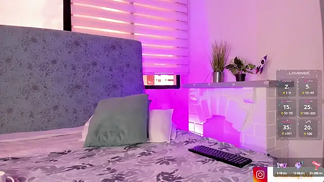 amandaaJones  online show from 01-13-25, 07:42