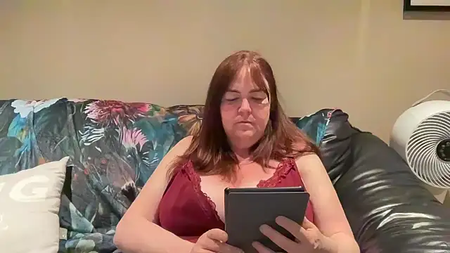 curvy-milf-abbie online show from 04-28-26, 08:14