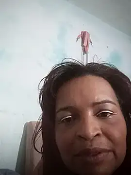 Snapshot of _violetta_- chatting on 03-06-25, 01:27 violetta - online show from 03-06-25, 01:27