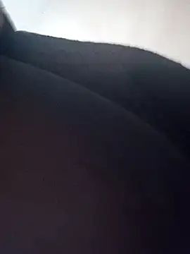 Snapshot of _violetta_- chatting on 03-16-25, 05:39 violetta - online show from 03-16-25, 05:39