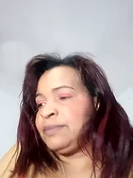 Snapshot of _violetta_- chatting on 10-13-25, 01:05 violetta - online show from 10-13-25, 01:05