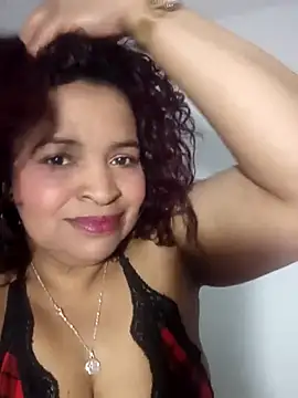 Snapshot of _violetta_- chatting on 11-08-25, 02:28 violetta - online show from 11-08-25, 02:28