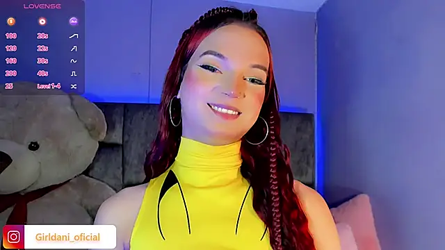 Snapshot of Liittle_foxxxy chatting on 12-13-24, 06:53 Liittle foxxxy online show from 12-13-24, 06:53