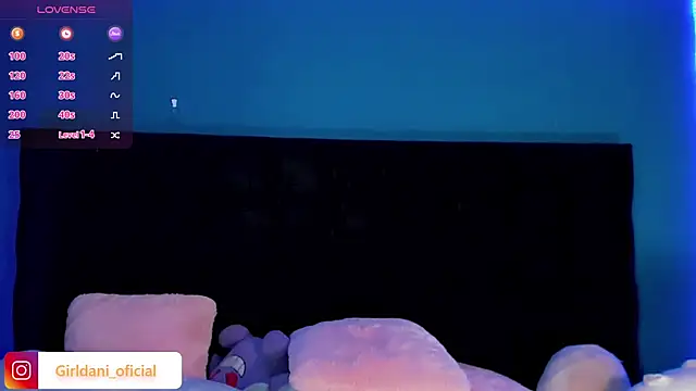 Snapshot of Liittle_foxxxy chatting on 01-18-25, 01:29 Liittle foxxxy online show from 01-18-25, 01:29