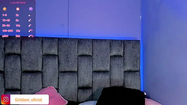 Snapshot of Liittle_foxxxy chatting on 02-02-25, 01:30 Liittle foxxxy online show from 02-02-25, 01:30