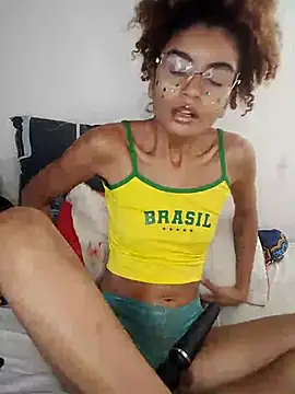 Snapshot of Emanuelle_manu chatting on 06-26-26, 02:10 Emanuelle manu online show from 06-26-26, 02:10