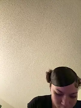 Snapshot of ladylavish chatting on 12-14-24, 07:40 ladylavish online show from 12-14-24, 07:40