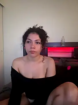 Snapshot of ladylavish chatting on 09-27-25, 07:02 ladylavish online show from 09-27-25, 07:02