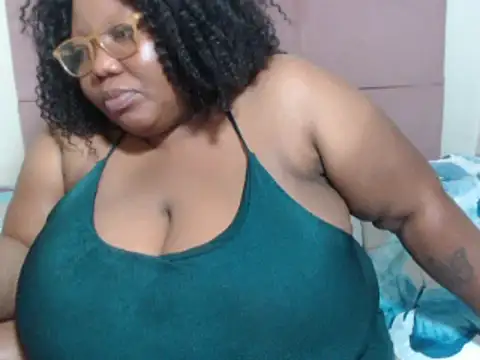 Snapshot of DAIRYBELLELIZxx chatting on 03-06-25, 08:27 DAIRYBELLELIZxx online show from 03-06-25, 08:27