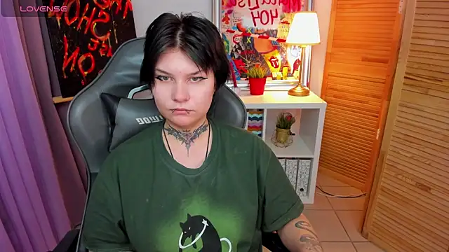 Snapshot of mekurisu chatting on 01-28-25, 04:18 mekurisu online show from 01-28-25, 04:18