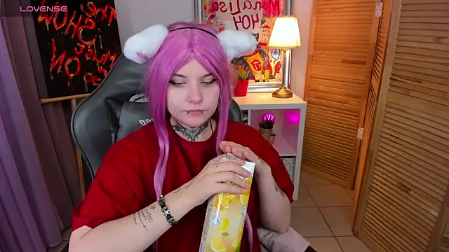 Snapshot of mekurisu chatting on 02-03-25, 11:31 mekurisu online show from 02-03-25, 11:31