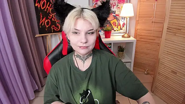 Snapshot of mekurisu chatting on 03-23-25, 01:20 mekurisu online show from 03-23-25, 01:20