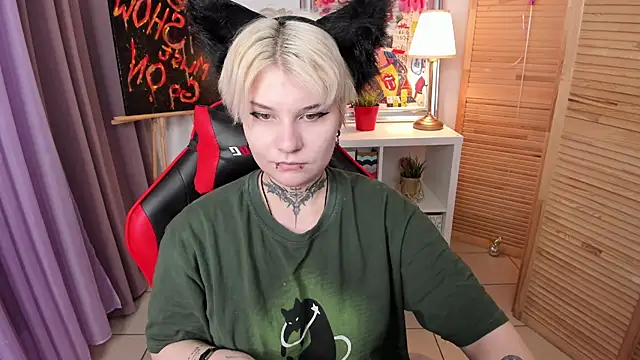 Snapshot of mekurisu chatting on 03-23-25, 04:27 mekurisu online show from 03-23-25, 04:27