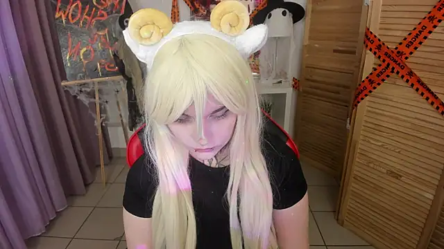 Snapshot of mekurisu chatting on 10-22-25, 01:17 mekurisu online show from 10-22-25, 01:17