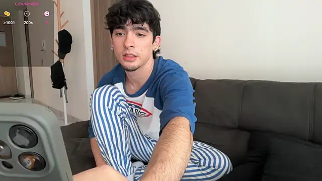 Snapshot of zenn_rush1 chatting on 09-25-25, 12:53 zenn rush1 online show from 09-25-25, 12:53