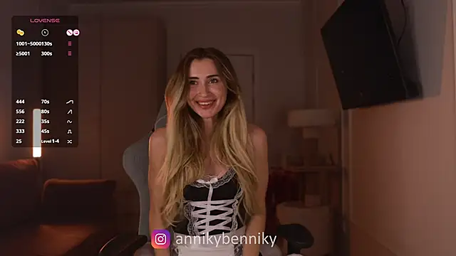 Snapshot of Coconutkittyy chatting on 03-04-25, 05:45 Coconutkittyy online show from 03-04-25, 05:45