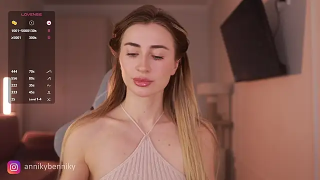 Snapshot of Coconutkittyy chatting on 03-09-25, 02:54 Coconutkittyy online show from 03-09-25, 02:54