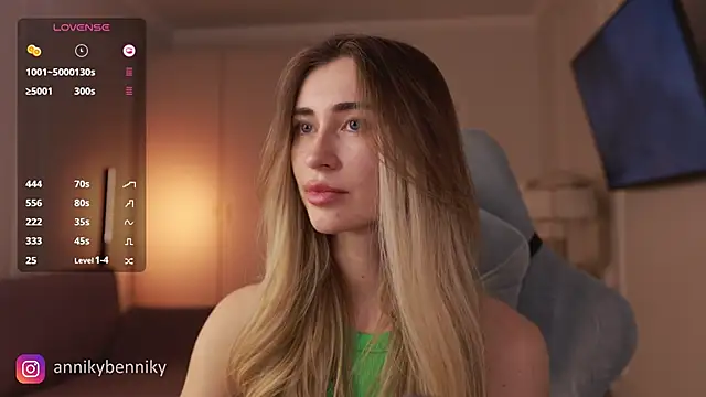 Snapshot of Coconutkittyy chatting on 03-22-25, 06:47 Coconutkittyy online show from 03-22-25, 06:47