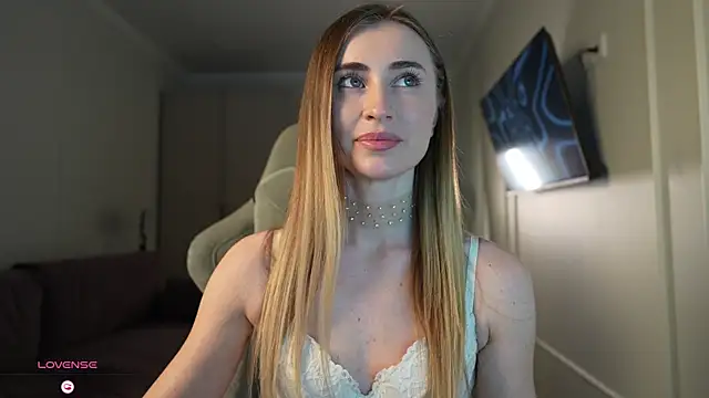 Snapshot of Coconutkittyy chatting on 10-26-25, 03:29 Coconutkittyy online show from 10-26-25, 03:29