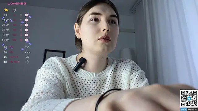 Snapshot of Maria_Bowie chatting on 03-08-25, 12:09 Maria Bowie online show from 03-08-25, 12:09