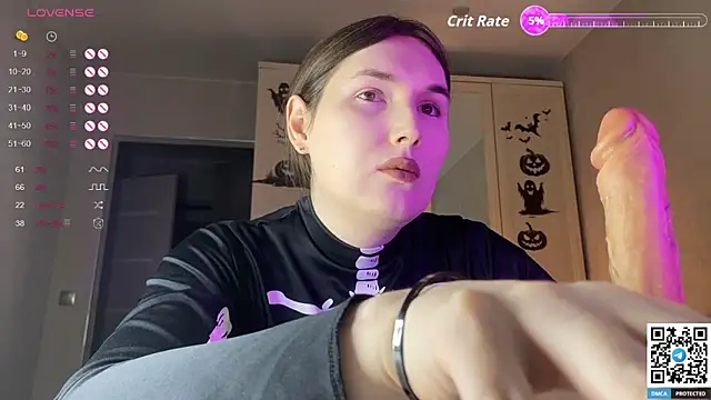 Snapshot of Maria_Bowie chatting on 10-31-25, 07:53 Maria Bowie online show from 10-31-25, 07:53