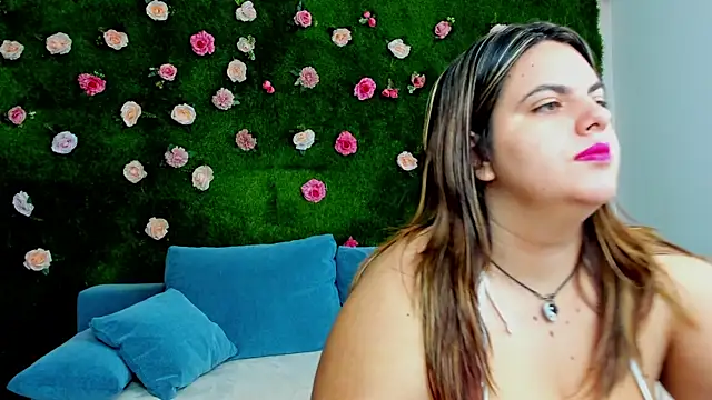 Huge Titties  online show from 10-15-25, 07:14