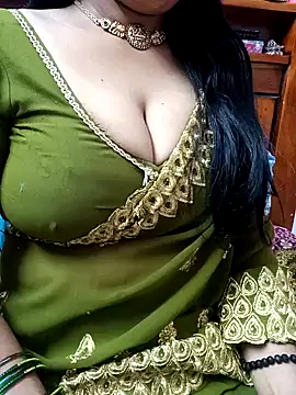 Snapshot of amala_ss chatting on 01-06-25, 09:52 amala ss online show from 01-06-25, 09:52