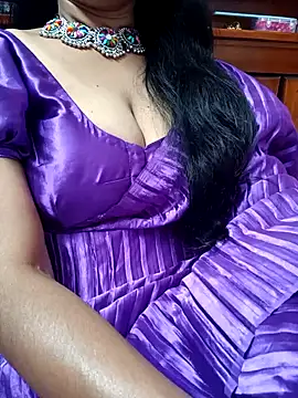 Snapshot of amala_ss chatting on 01-07-25, 07:20 amala ss online show from 01-07-25, 07:20