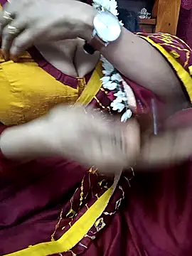 Snapshot of amala_ss chatting on 01-21-25, 01:43 amala ss online show from 01-21-25, 01:43