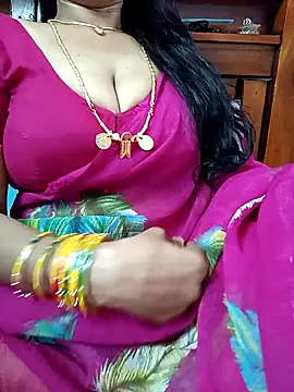 Snapshot of amala_ss chatting on 01-25-25, 11:02 amala ss online show from 01-25-25, 11:02