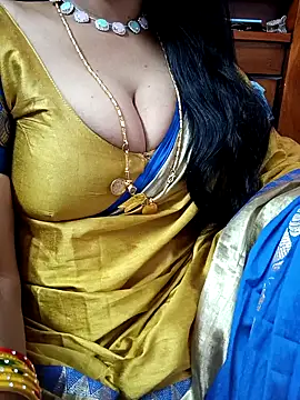 Snapshot of amala_ss chatting on 02-11-25, 10:26 amala ss online show from 02-11-25, 10:26