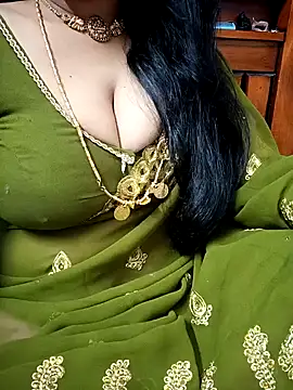 Snapshot of amala_ss chatting on 02-12-25, 03:05 amala ss online show from 02-12-25, 03:05