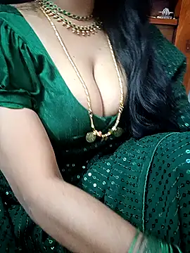 Snapshot of amala_ss chatting on 02-14-25, 01:40 amala ss online show from 02-14-25, 01:40