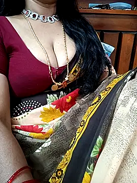 Snapshot of amala_ss chatting on 02-16-25, 02:10 amala ss online show from 02-16-25, 02:10