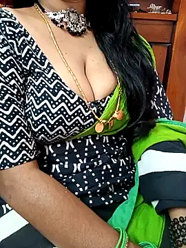 Snapshot of amala_ss chatting on 02-17-25, 03:15 amala ss online show from 02-17-25, 03:15