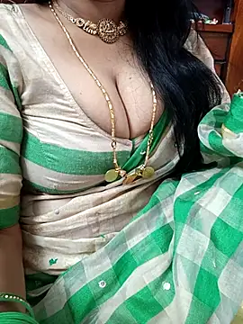 Snapshot of amala_ss chatting on 02-28-25, 10:52 amala ss online show from 02-28-25, 10:52