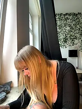 Snapshot of AnnaLenaaa chatting on 09-16-25, 03:02 AnnaLenaaa online show from 09-16-25, 03:02