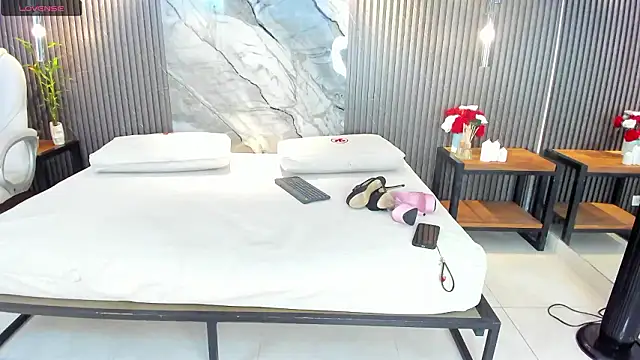 Snapshot of julietha_taylor chatting on 02-02-26, 03:05 julietha taylor online show from 02-02-26, 03:05